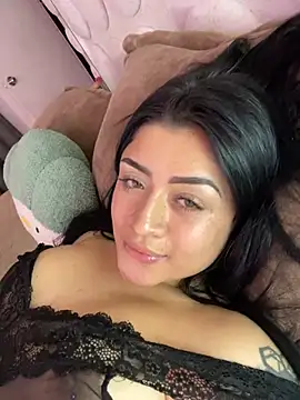 Snapshot of lucianaroy chatting on January 20, 4:54 am lucianaroy online show from January 20, 4:54 am