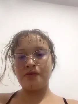 lucyy06 online show from May 31, 3:58 am