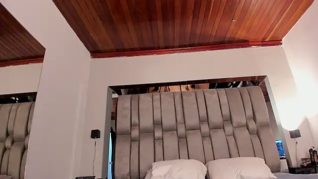 NikkySmiith online show from October 7, 11:51 am