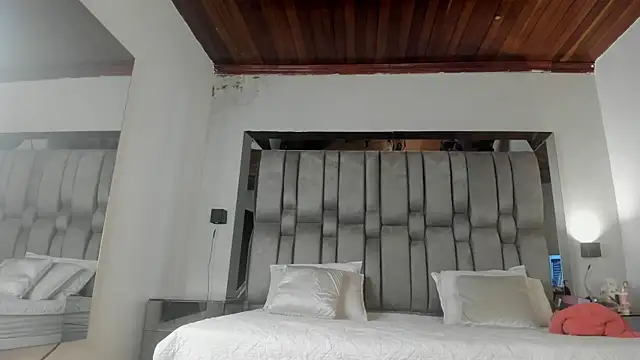 NikkySmiith online show from February 10, 11:58 am