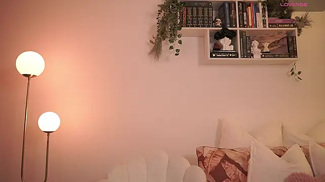 Snapshot of EmilyxRose_- chatting on January 5, 7:17 pm EmilyxRose - online show from January 5, 7:17 pm