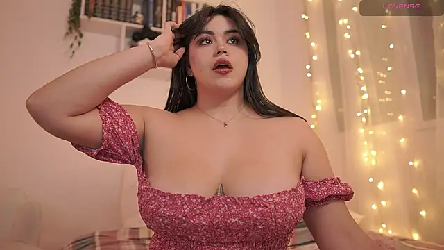 Snapshot of EmilyxRose_- chatting on January 20, 9:43 pm EmilyxRose - online show from January 20, 9:43 pm