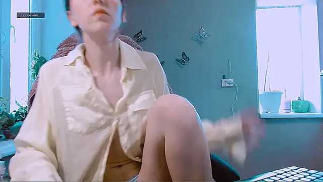 RosaJil online show from April 19, 1:43 pm