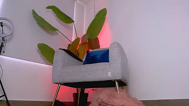 Sara ow online show from March 13, 7:53 pm