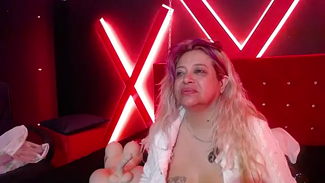 Snapshot of Natasha_699 chatting on October 11, 9:52 am Natasha 699 online show from October 11, 9:52 am