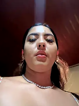 Snapshot of MarianaBenz chatting on October 20, 12:00 am MarianaBenz online show from October 20, 12:00 am