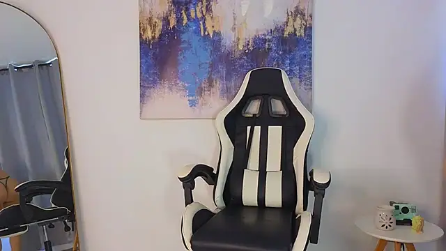 KristennBlue online show from November 19, 2:17 pm