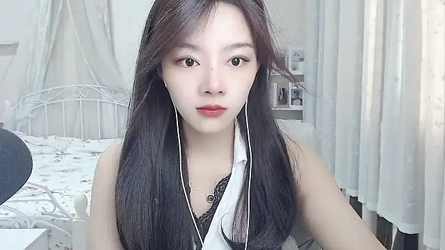 Snapshot of Jenny-Z chatting on June 12, 1:04 am Jenny-Z online show from June 12, 1:04 am