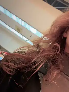 QuitieLia online show from October 22, 8:14 am