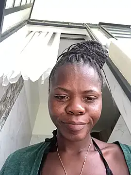Snapshot of petiteebony_81 chatting on January 14, 12:24 pm petiteebony 81 online show from January 14, 12:24 pm