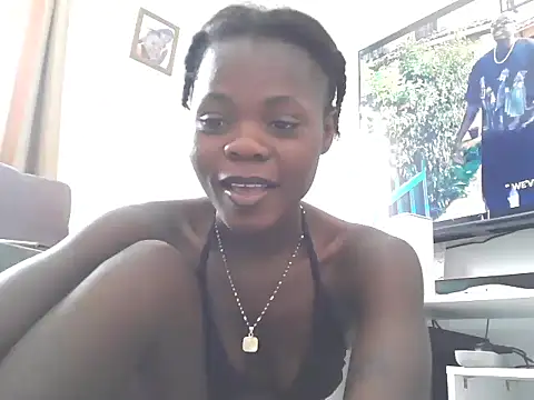 Snapshot of petiteebony_81 chatting on February 2, 7:20 am petiteebony 81 online show from February 2, 7:20 am