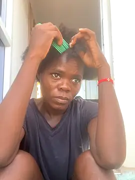 Snapshot of petiteebony_81 chatting on November 18, 7:46 am petiteebony 81 online show from November 18, 7:46 am