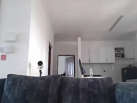 Snapshot of petiteebony_81 chatting on November 28, 7:00 am petiteebony 81 online show from November 28, 7:00 am