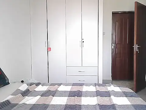 petiteebony 81 online show from February 14, 11:18 am