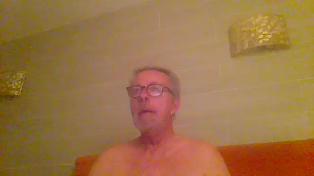 Snapshot of tuggy59 chatting on April 23, 5:08 am tuggy59 online show from April 23, 5:08 am