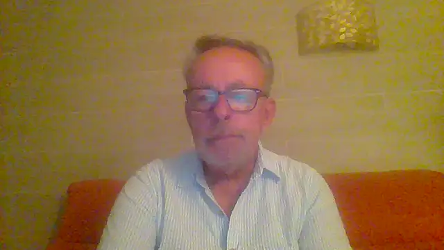 Snapshot of tuggy59 chatting on April 27, 4:43 am tuggy59 online show from April 27, 4:43 am