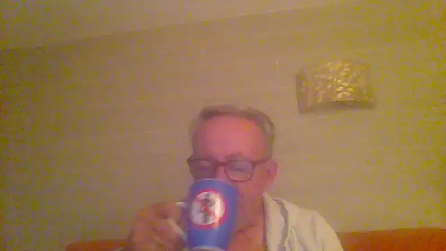 Snapshot of tuggy59 chatting on April 30, 5:14 am tuggy59 online show from April 30, 5:14 am