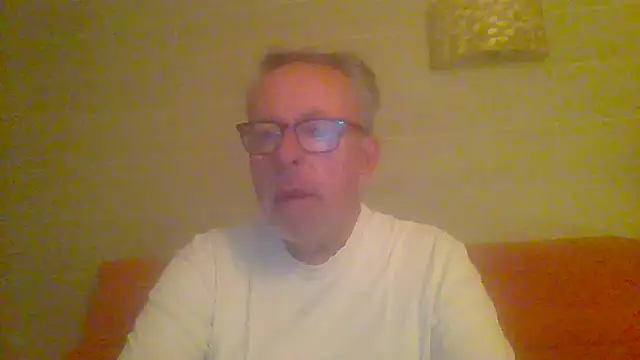 Snapshot of tuggy59 chatting on May 2, 5:23 am tuggy59 online show from May 2, 5:23 am