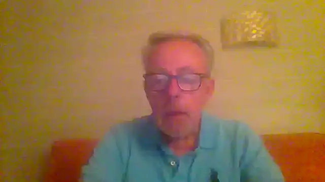Snapshot of tuggy59 chatting on May 10, 4:06 am tuggy59 online show from May 10, 4:06 am