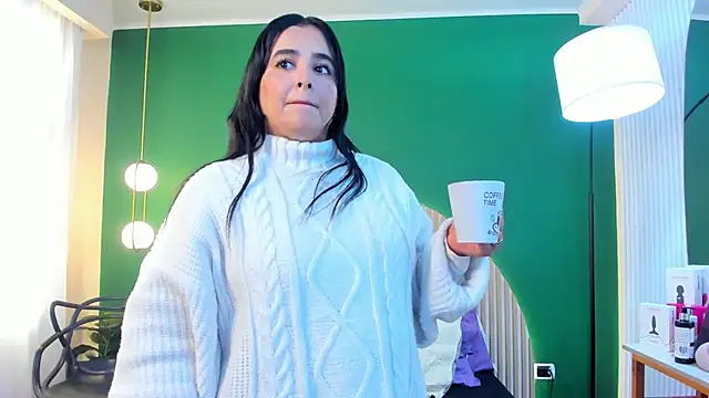 taylor bennet online show from December 4, 11:52 am