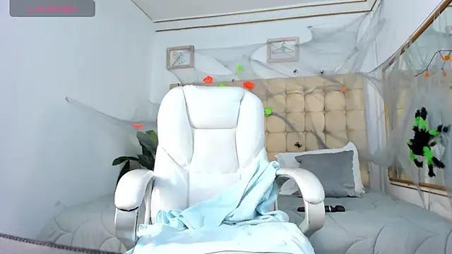 Alex cute77 online show from November 3, 11:00 am