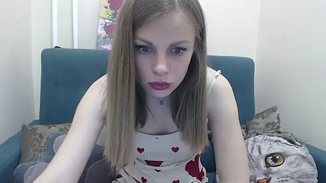 Snapshot of BustyBlondyShow chatting on June 2, 8:27 am BustyBlondyShow online show from June 2, 8:27 am