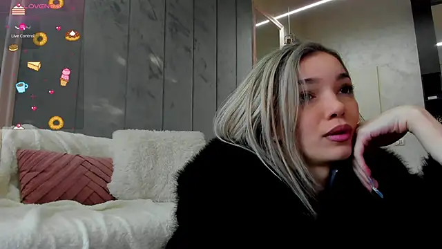 Sassy Teen online show from January 17, 7:35 am