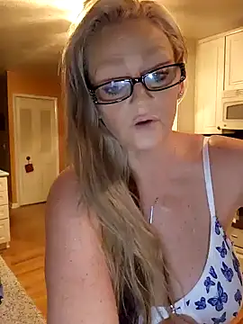 Snapshot of Southern_Bella chatting on December 5, 12:22 pm Southern Bella online show from December 5, 12:22 pm