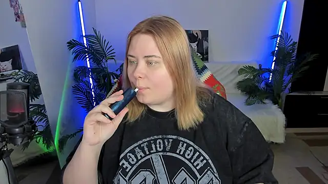 Akemi BBW online show from February 25, 6:20 pm