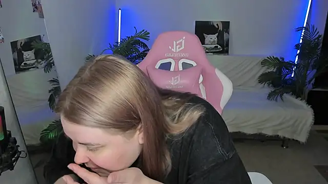 Akemi BBW online show from March 6, 6:59 pm