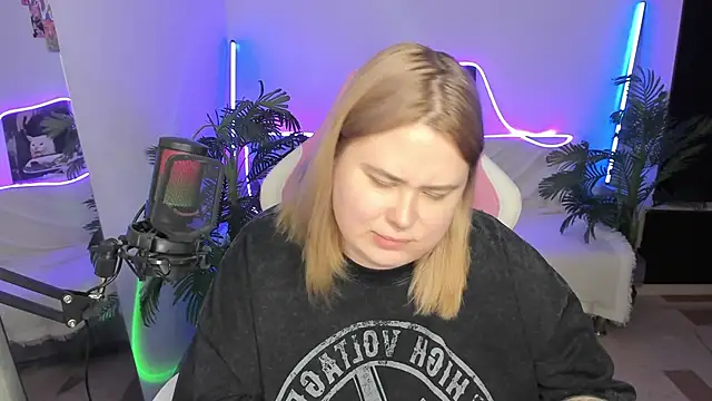 Akemi BBW online show from March 15, 9:38 pm