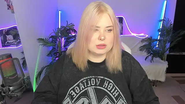 Akemi BBW online show from March 17, 6:32 pm