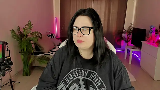 Akemi BBW online show from September 13, 9:09 am