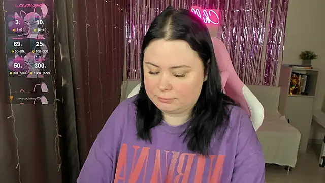 Snapshot of Akemi_BBW chatting on May 5, 2:03 pm Akemi BBW online show from May 5, 2:03 pm