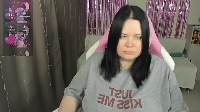Snapshot of Akemi_BBW chatting on May 13, 7:39 am Akemi BBW online show from May 13, 7:39 am