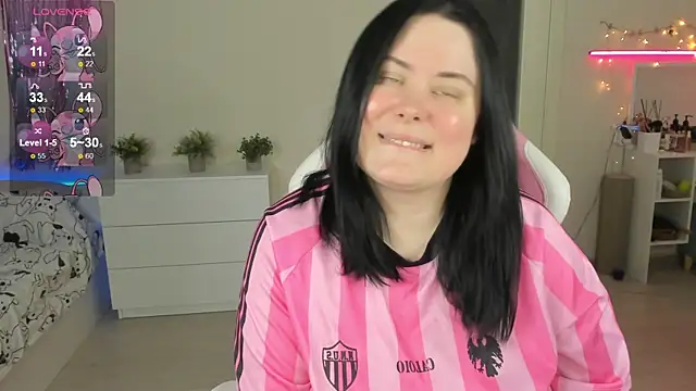 Snapshot of Akemi_BBW chatting on June 12, 10:03 am Akemi BBW online show from June 12, 10:03 am