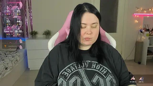 Snapshot of Akemi_BBW chatting on June 15, 10:06 am Akemi BBW online show from June 15, 10:06 am