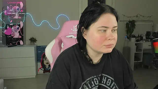 Akemi BBW online show from July 17, 8:10 am