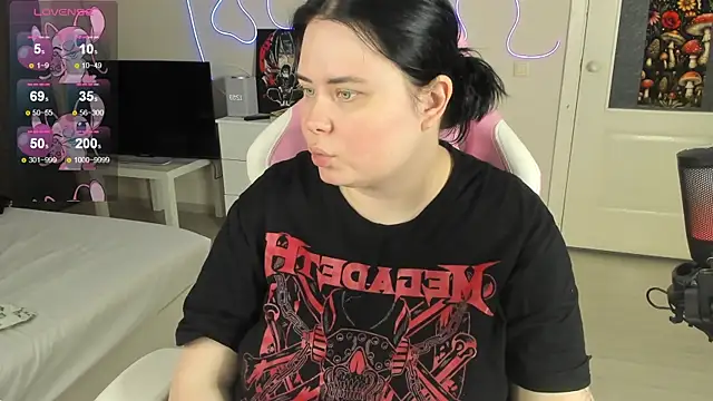 Akemi BBW online show from July 27, 10:00 am