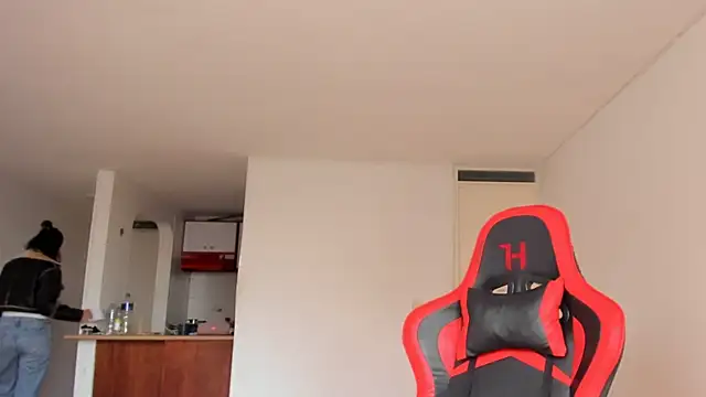 zoe jeane beker online show from February 14, 9:32 pm