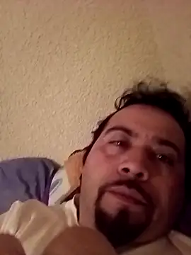 Snapshot of maxAnderson_1 chatting on March 3, 3:23 am maxAnderson 1 online show from March 3, 3:23 am