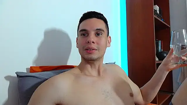 Snapshot of cristo_master chatting on February 25, 11:44 pm cristo master online show from February 25, 11:44 pm