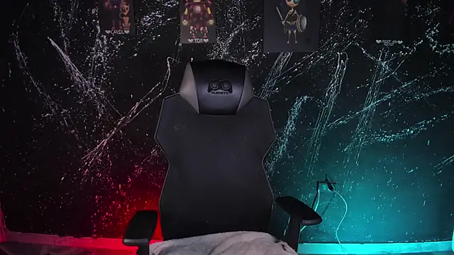 DereckCooperr online show from November 12, 10:30 pm