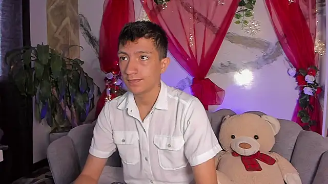 DereckCooperr online show from April 16, 3:35 pm