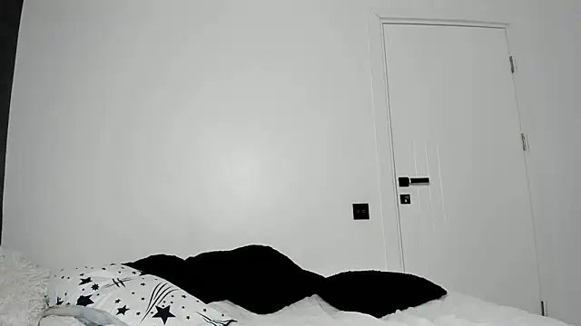 PortraitMarie online show from February 16, 3:27 pm