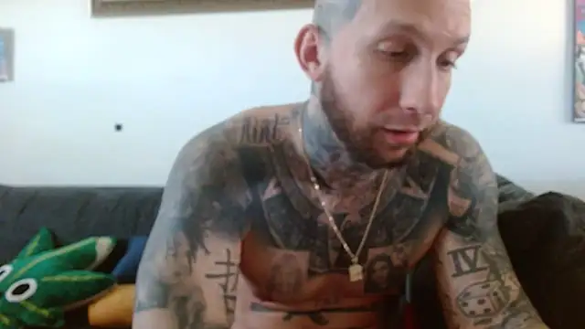 Snapshot of bobbybacala91 chatting on March 14, 4:19 pm bobbybacala91 online show from March 14, 4:19 pm