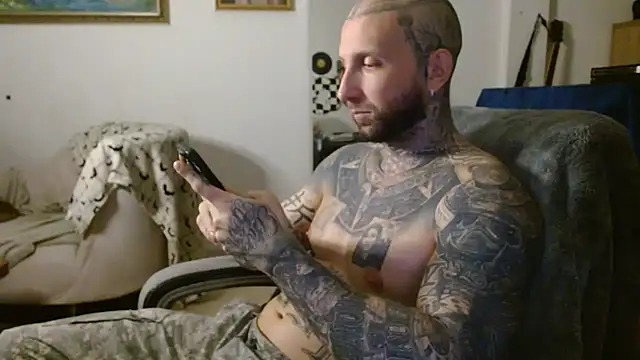 Snapshot of bobbybacala91 chatting on October 5, 7:50 am bobbybacala91 online show from October 5, 7:50 am