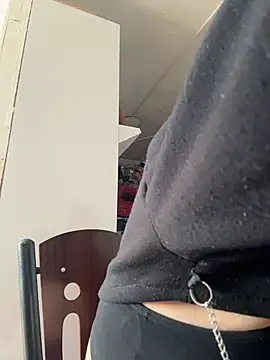 Snapshot of monserrat_towers chatting on June 23, 2:26 pm monserrat towers online show from June 23, 2:26 pm