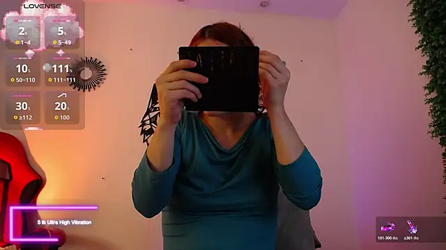 Snapshot of Katy_Van chatting on December 15, 8:57 pm Katy Van online show from December 15, 8:57 pm