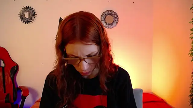 Snapshot of Katy_Van chatting on December 20, 8:49 pm Katy Van online show from December 20, 8:49 pm